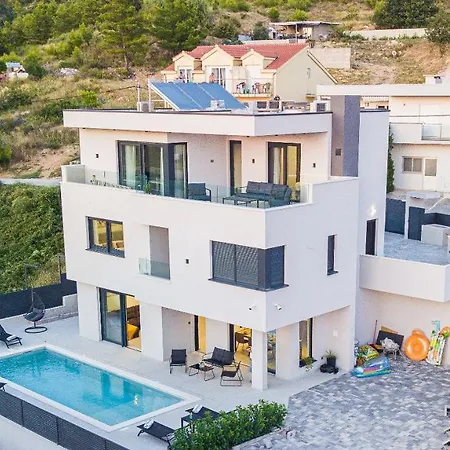 Magami Vila Podstrana